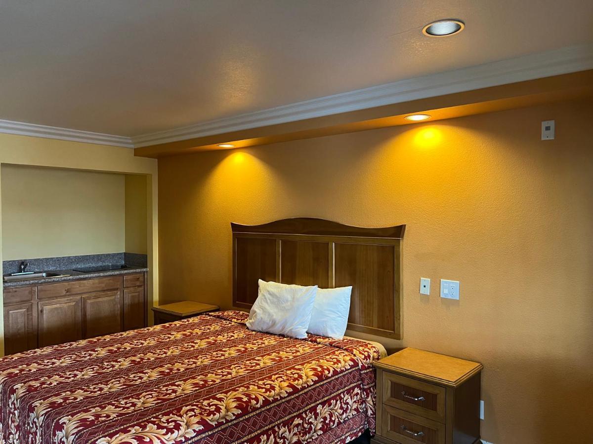 Industry Inn & Suites La Puente Ngoại thất bức ảnh