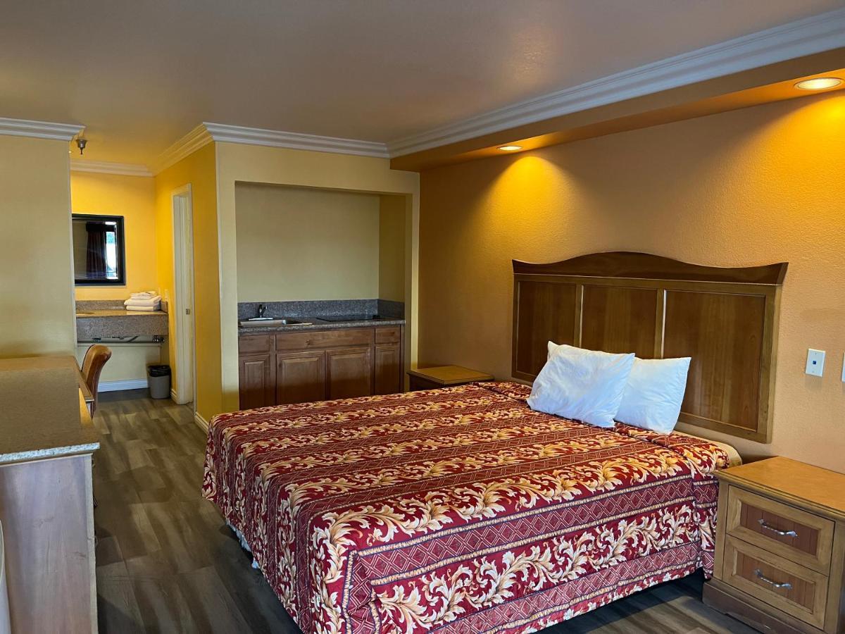 Industry Inn & Suites La Puente Ngoại thất bức ảnh