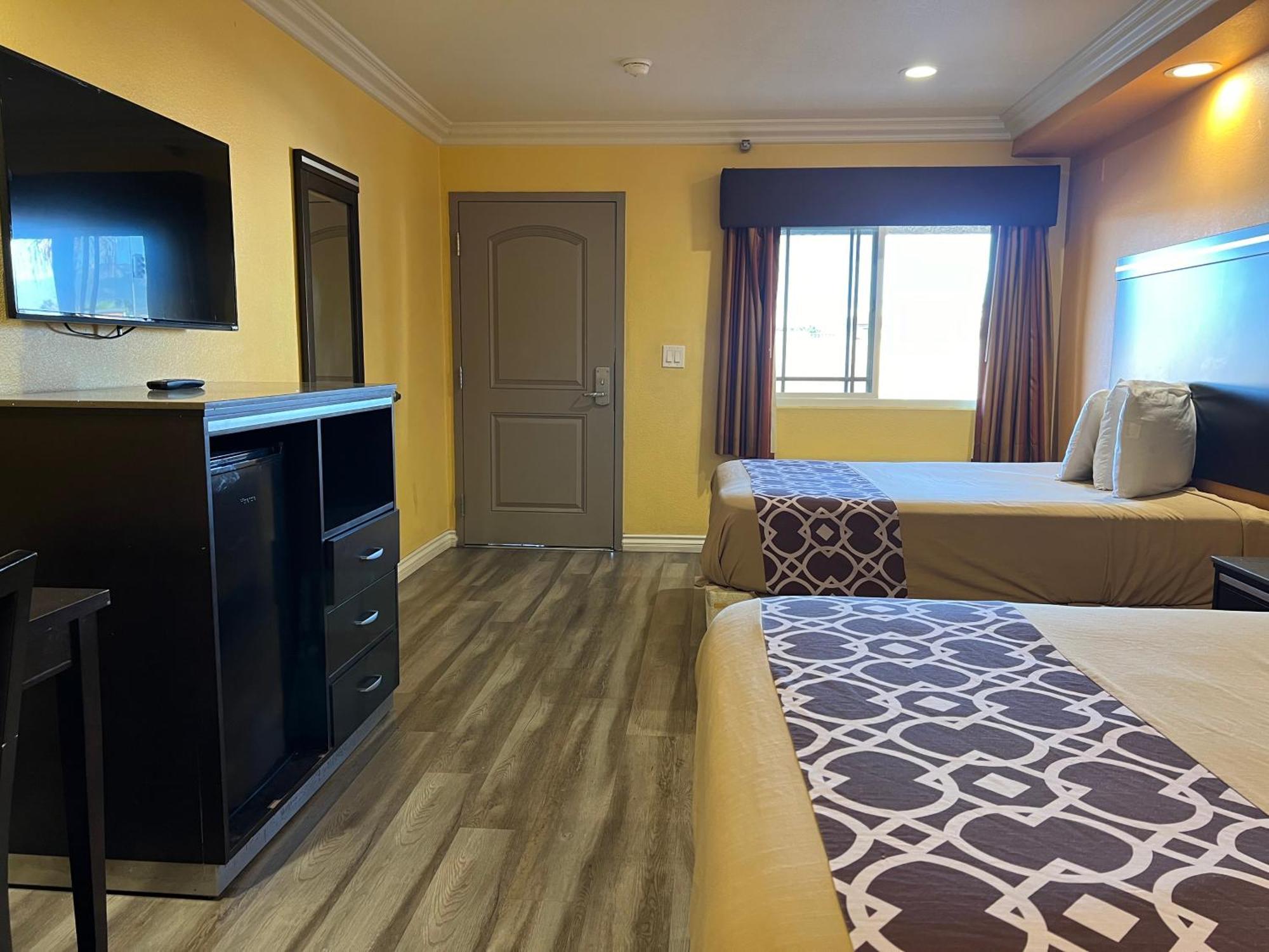 Industry Inn & Suites La Puente Ngoại thất bức ảnh