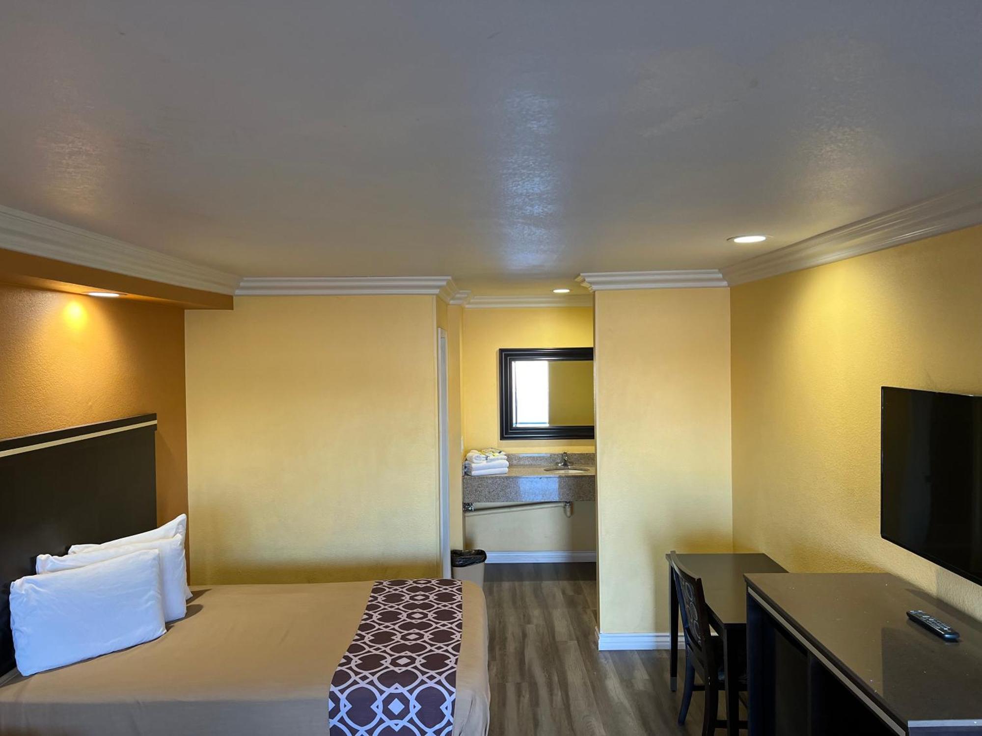 Industry Inn & Suites La Puente Ngoại thất bức ảnh
