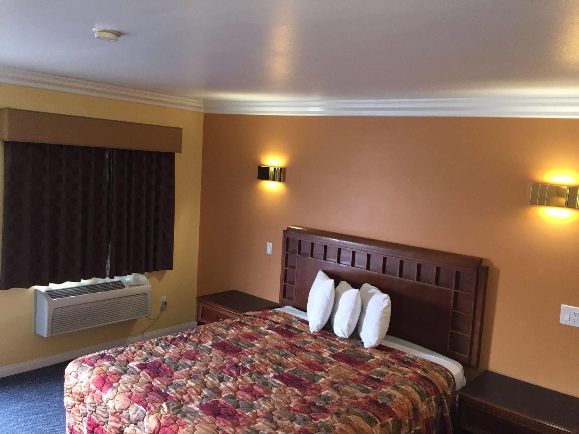 Industry Inn & Suites La Puente Ngoại thất bức ảnh