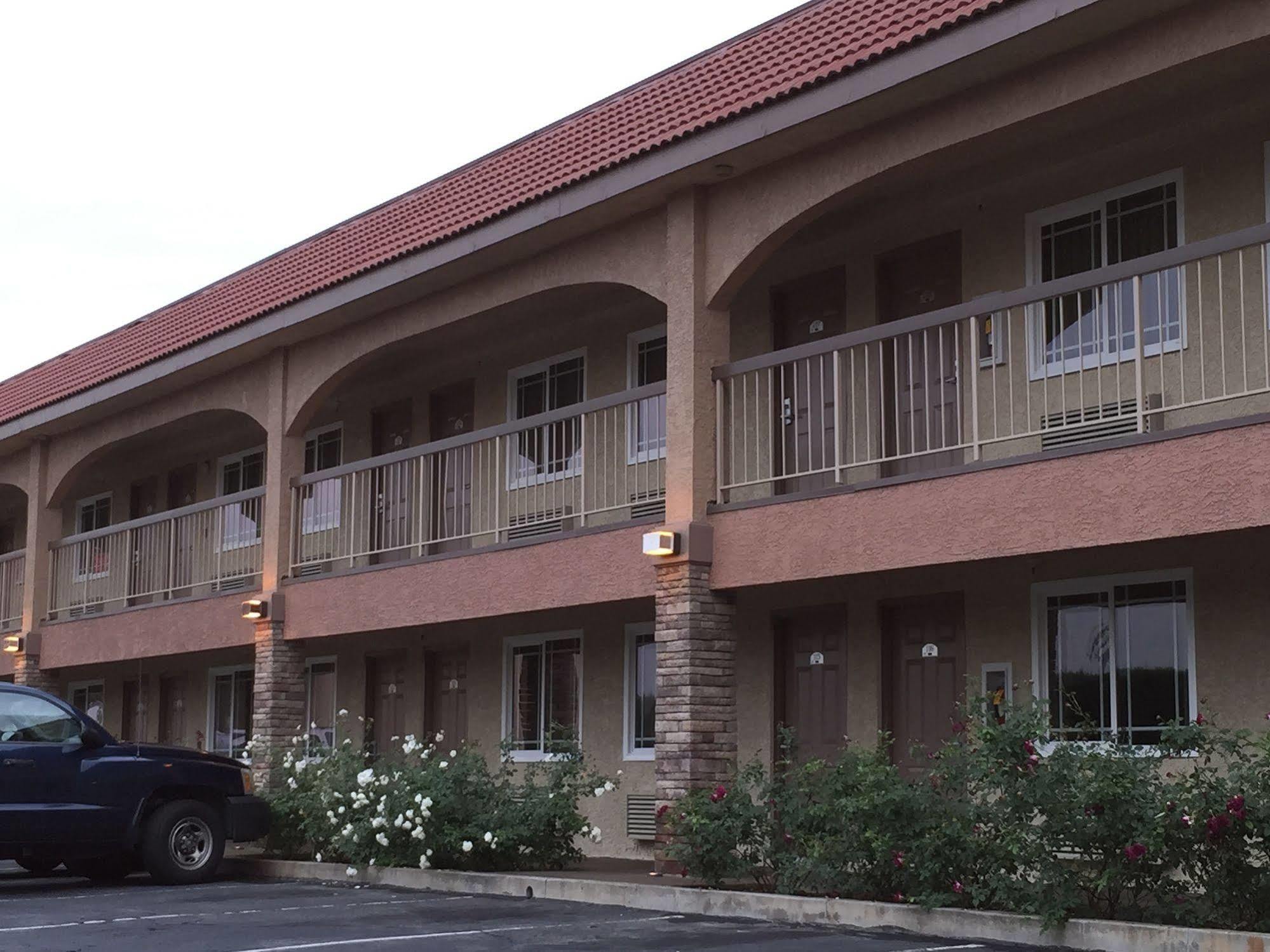 Industry Inn & Suites La Puente Ngoại thất bức ảnh