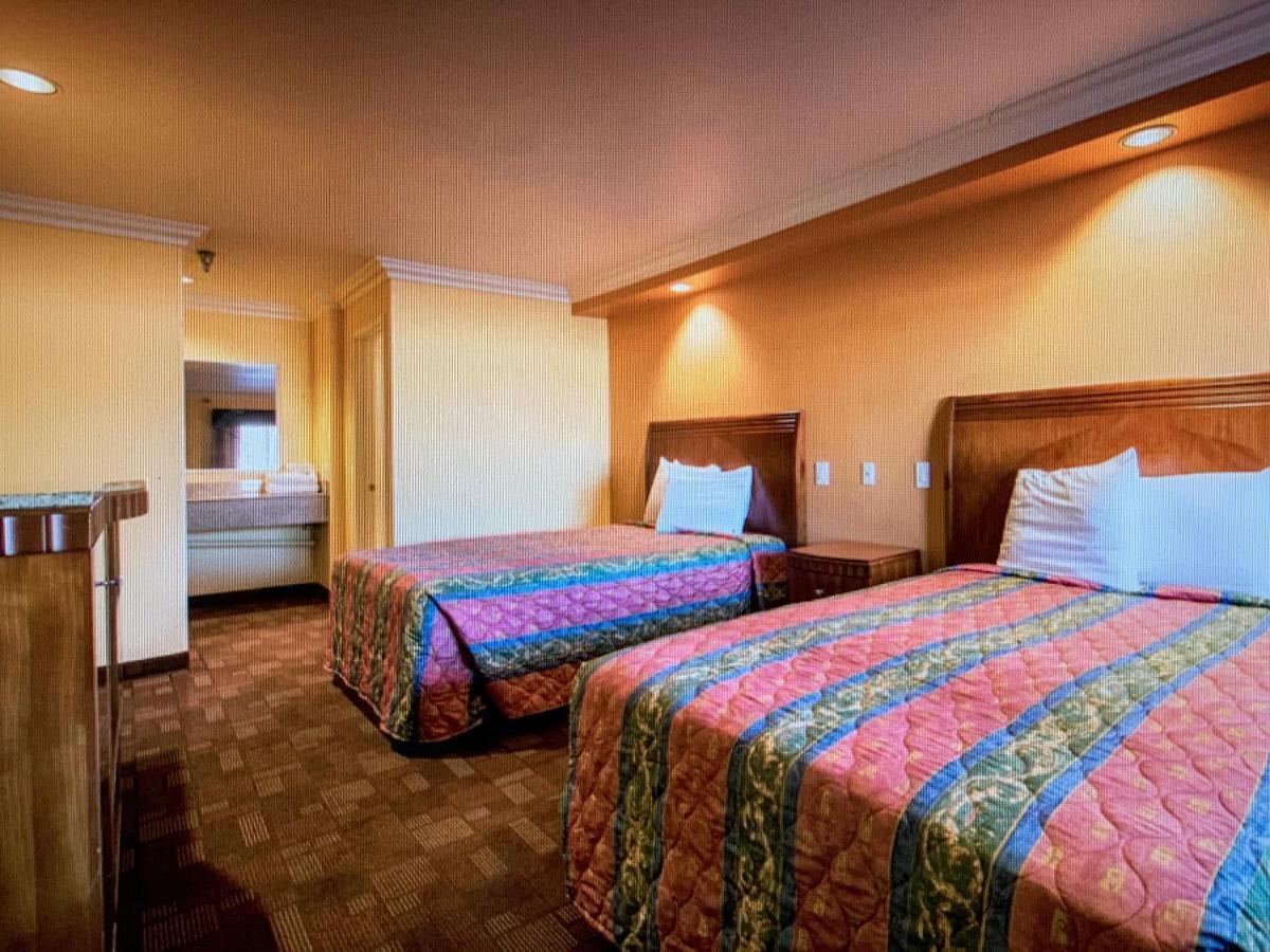 Industry Inn & Suites La Puente Ngoại thất bức ảnh